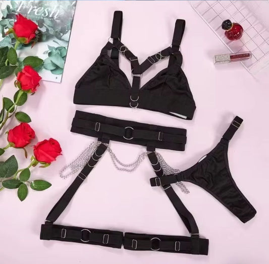 Strappy Bra & Panty Set – High Quality