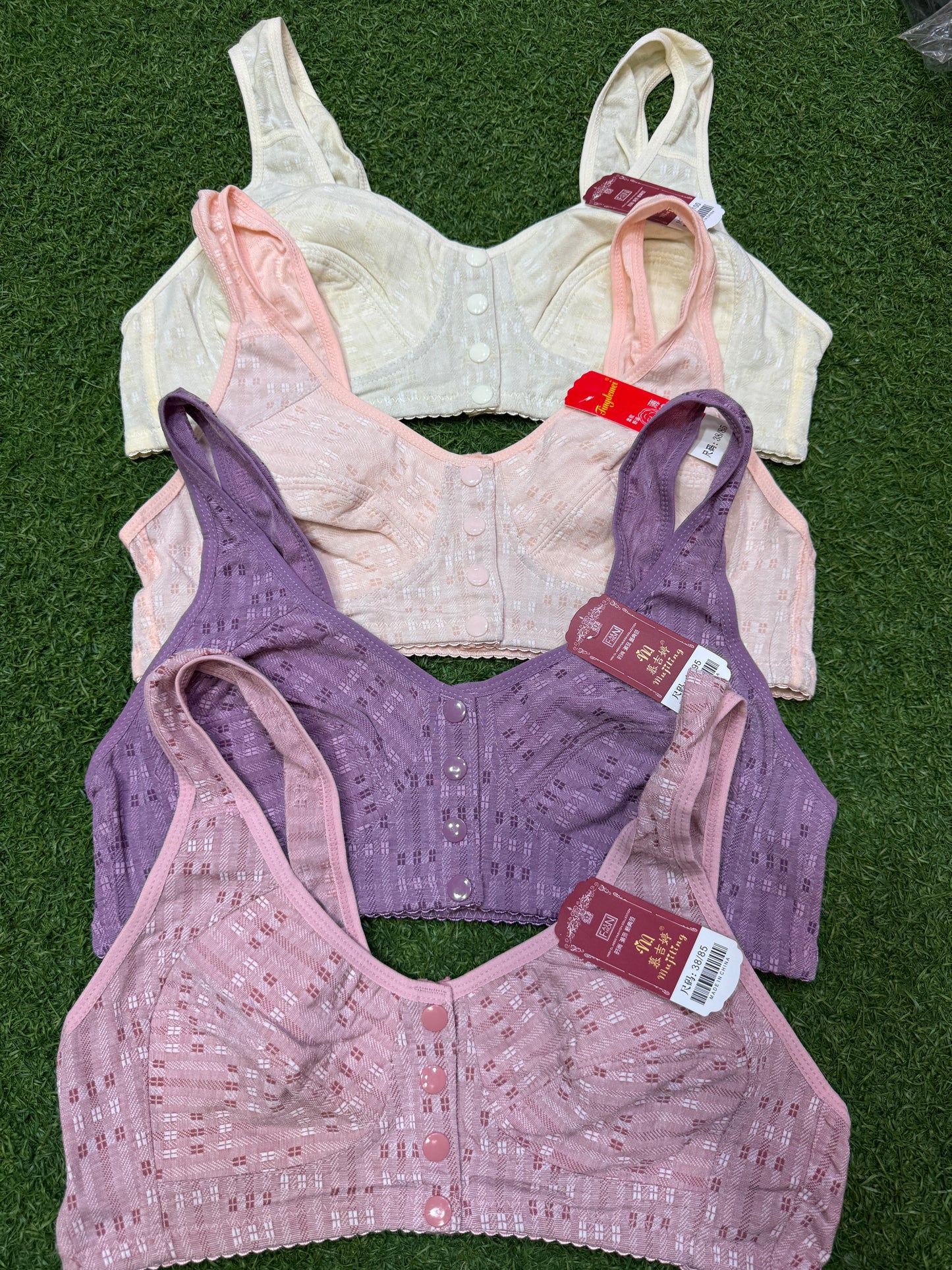 Frontopen button bra soft stuff